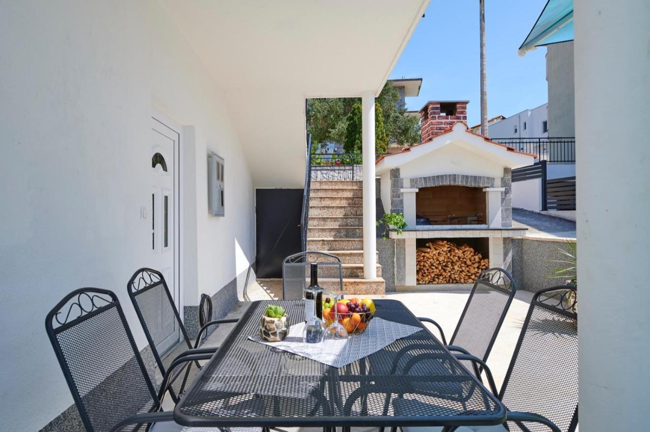 Apartments Marija Трогір Екстер'єр фото